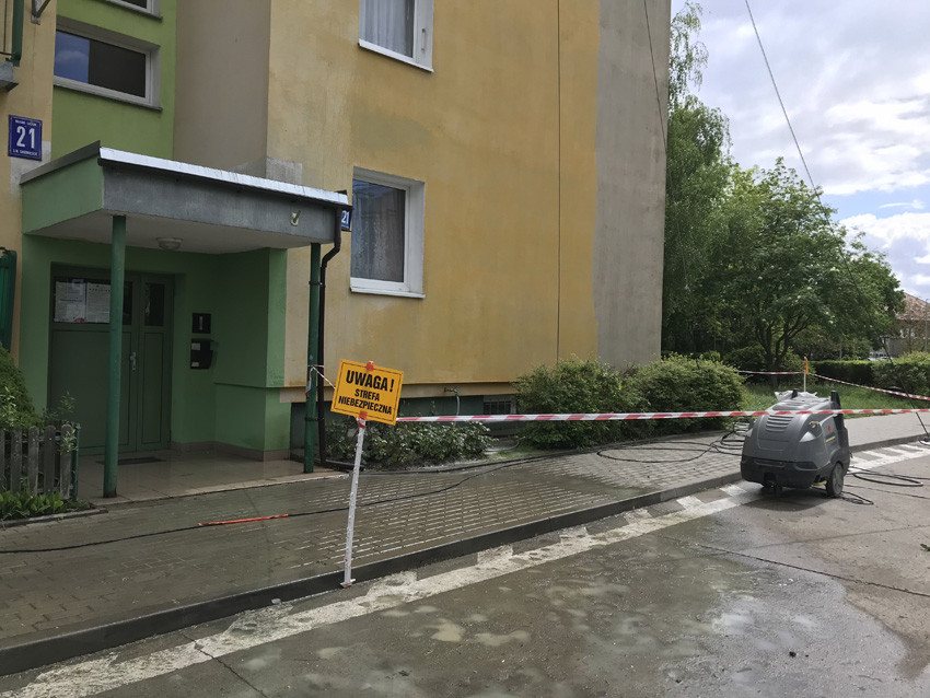 Czyszczenie i malowanie elewacji
